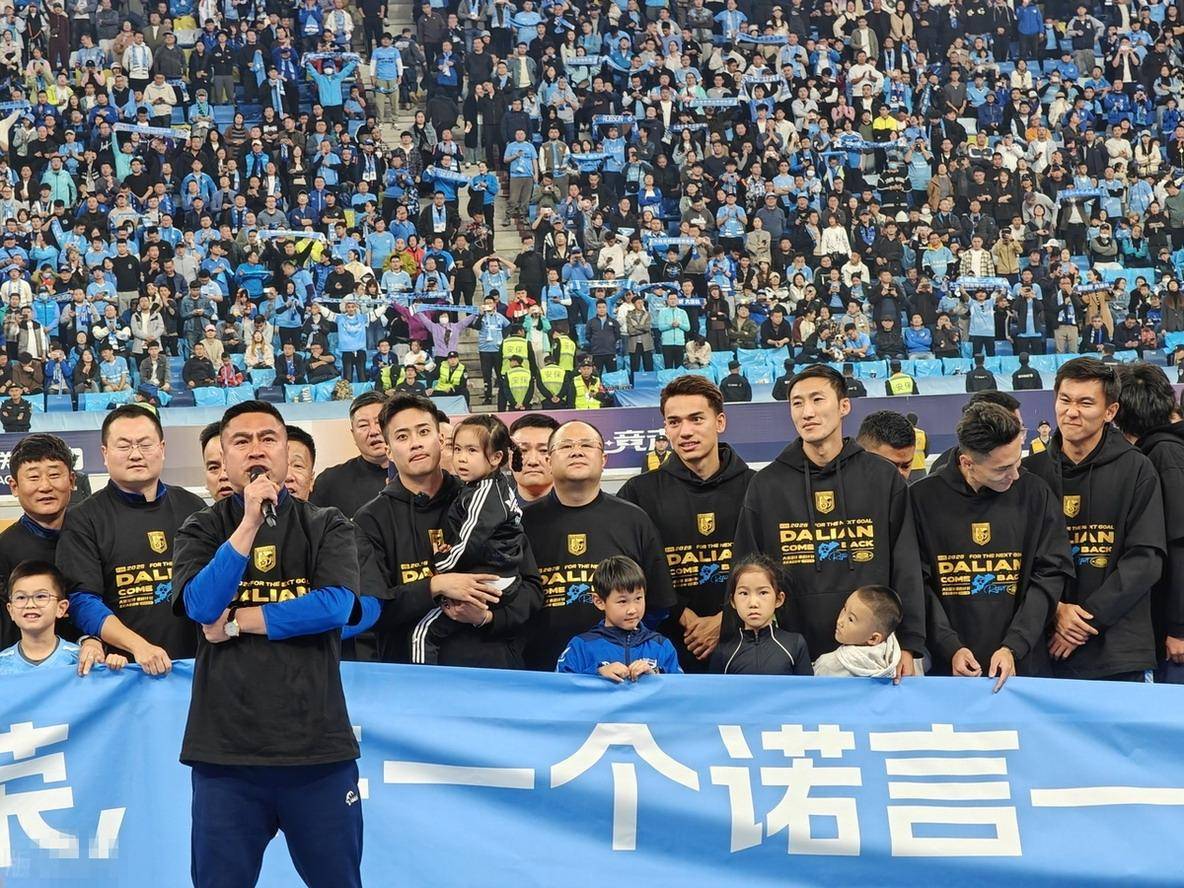 马龙回归首秀大放异彩，哈登主场球迷高呼名字